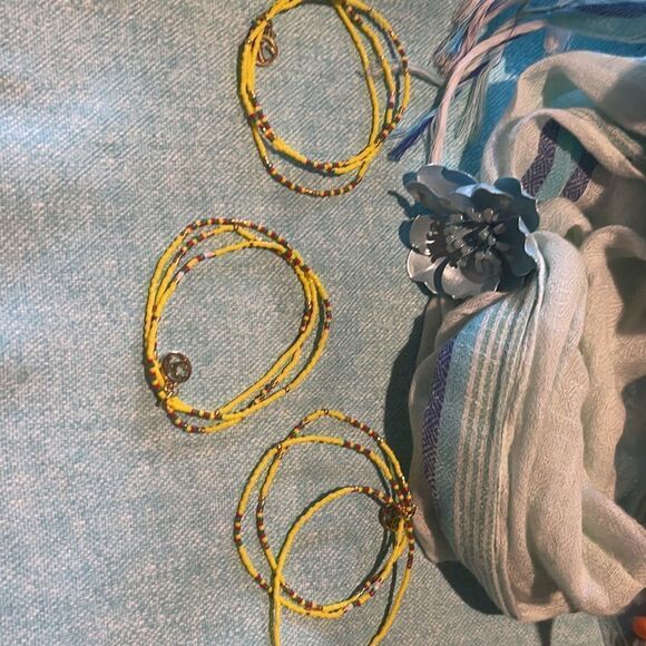 SUMMER YELLOW Three Strand Beaded Bracelets! - Picture 8 of 8